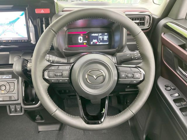 ステアリングも使用感が少なく、きれいな状態となっております♪