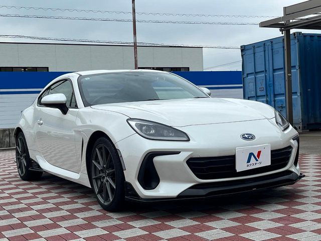 大好評のボディコーティング「弾スプラッシュコート」もご納車までに施工可能。通常のガラスコートと異なる、耐久年数6年の無機質ガラスコーティングが、ボディをキレイな状態に保ってくれます。