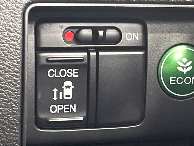 �y�p���[�X���C�h�h�A�z�X�}�[�g�L�[��^�]�Ȃ̃X�C�b�`�ŃX���C�h�h�A�̊J���\���d��������͂����ăh�A���J����K�v�������A���������q�l�ł��A�d���ו��������Ă��鎞�����N�ɊJ���߂ł��܂���