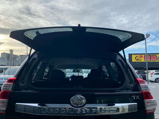 スリークロス滋賀店は総在庫200台以上展示!お客様のお気に入りの1台がきっと見つかります!軽自動車、普通車、キャンピングカーに福祉車両まで店頭に無い在庫もお探しできます♪お気軽にご来店ください!