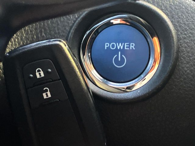 �y�X�}�[�g�L�[�z�J�o����|�P�b�g�ɓ��ꂽ�܂܂ł��h�A�̎{���E�������\�ȃX�}�[�g�L�[�𑕔��B�G���W���̃I���E�I�t�����J�M�����o���K�v����������Ƃ��Ă��֗��ł���