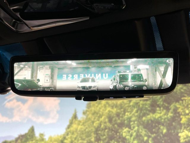 【デジタルインナーミラー】後席の大きな荷物や同乗者で後方が確認しづらい時でも安心!カメラが撮影した車両後方の映像をルームミラー内に表示。クリアな視界で状況の確認が可能です!