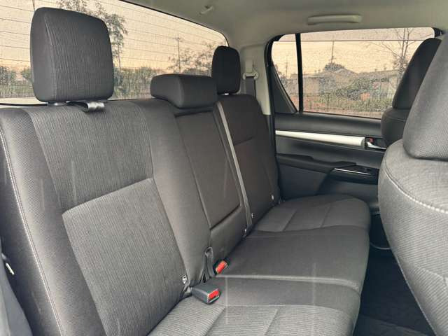 20代中心の若いスタッフがご対応させていただきます!お客様のご希望に添えるよう努めてまいりますので、宜しくお願い致します。自社整備工場も完備しご納車後のアフターメンテナンスもお気軽にご相談くださいませ。