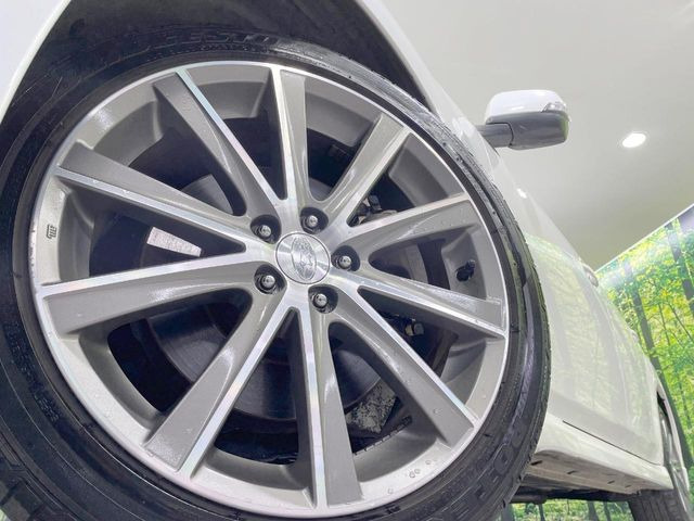 �y����18�C���`�A���~�z�C�[���z�O�ςɃ}�b�`���������A���~�z�C�[���𑕒����Ă���܂��B�e��ЊO�A���~�z�C�[����A�X�^�b�h���X�^�C�����戵�����Ă���܂��B���񂲑��k����������