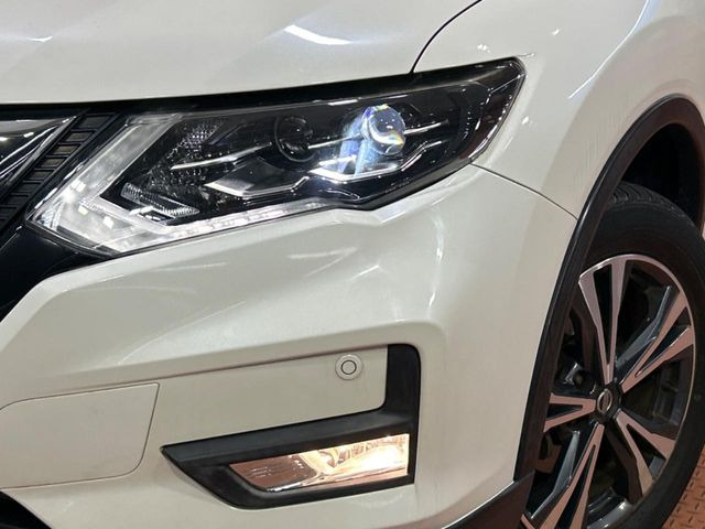 �yLED�w�b�h���C�g�z���V����ԑ��s�����ǍD�Ȏ��E���m�ۂ����S���ĉ^�]�ł��鍂�P�xLED�w�b�h���C�g�𑕔�!�_�����x�������A����d�͂��}�����Ă��܂��B