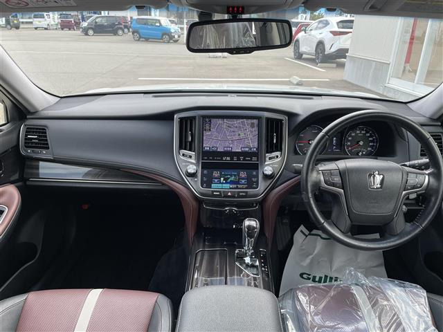 クラウンハイブリッド 2.5 S Four 4WD