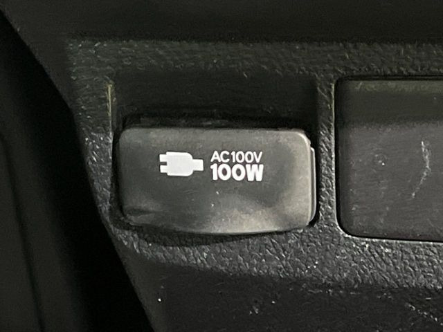 �y�A�N�Z�T���[�R���Z���g�z�L�����v��X�|�[�c�A�A�E�g�h�A�ł̃A�N�e�B�r�e�B�͂������A�ЊQ�E��d�̍ۂɏ����ɂ��Ȃ�AC100V�R���Z���g�𑕔���P�[�^�C��^�u���b�g�A�Q�[���@��̏[�d�ɂ���