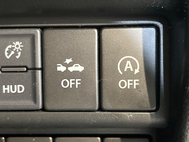 【ヘッドアップディスプレイ】現在の速度や走行情報をデジタル表示で運転席前方のガラスに投影!運転中、目線をずらさず必要な情報を確認できるのでとっても便利で安心!