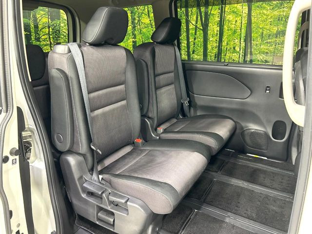 ���ڒ����̓E�H�[�N�X���[�ƂȂ��Ă���܂��B���ڂƎO��ڂ̈ړ�����~�肪�Ƃ��Ă��y�ɂȂ�̂ŁA���~��̍ۂ��X�g���X�������邱�Ƃ͂���܂����