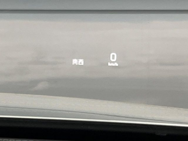 ���w�b�h�A�b�v�f�B�X�v���C:���݂̑��x�⑖�s�����f�W�^���\���ŉ^�]�ȑO���̃K���X�ɓ��e!�^�]���A���������炳���K�v�ȏ����m�F�ł���̂łƂ��Ă��֗��ň��S!