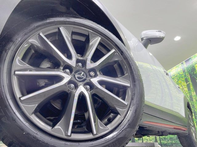 【純正18インチアルミホイール】外観にマッチした純正アルミホイールを装着しております。各種社外アルミホイールや、スタッドレスタイヤも取扱いしております。是非ご相談ください♪