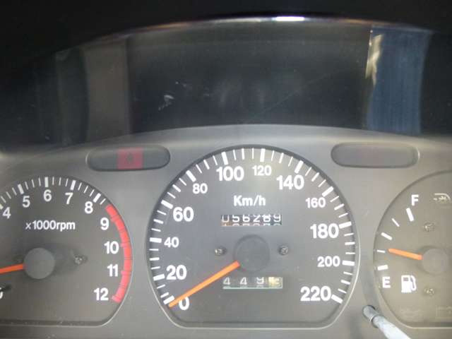 走行少な目5.7万kmです。