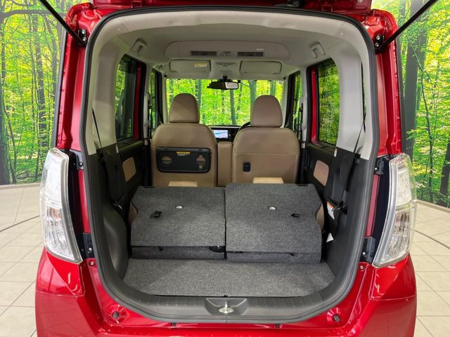 ���i�̂���������ʋ΁A���}���ɏ\���ȉ׎��X�y�[�X���m�ۂ��Ă���܂��B�Z�J���h�V�[�g��|���ƁA�傫�ȉו��̐ύڂ��\�ł���