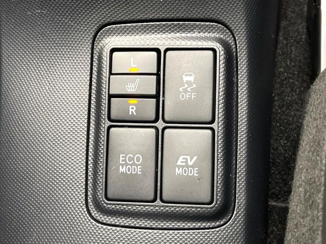 【シートヒーター】寒い日に重宝するシートヒーター!エアコンより早く温まってくれるので寒がりの人も安心ですね♪エアコンの温風は乾燥するから苦手、という方にもをおすすめです。