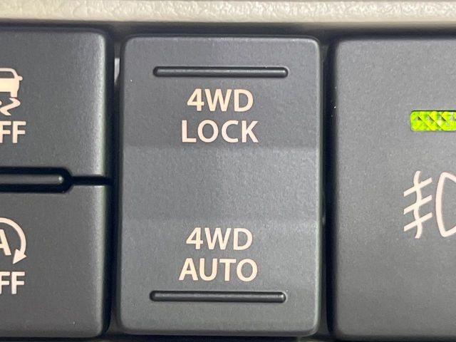 4WDのお車ですので、雪道でも安心です♪降雪地地域にお住まいの方以外にも、ウィンタースポーツが趣味の方や降雪地域へ帰省される機会がある方にもおすすめ!