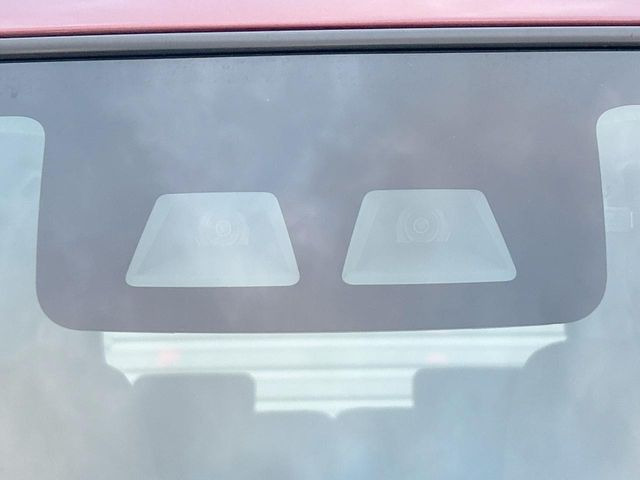 �y�X�}�[�g�A�V�X�g�z���s���ɑO���̎ԗ�����F�����A�Փ˂������Ȏ��͌x��ƃu���[�L�ŏՓˉ���Ɣ�Q�y�����A�V�X�g�B�����S�Ƀh���C�u�����y���݂��������܂��B