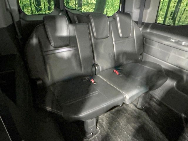 3列目シートはもちろん状態良好☆大人でもゆったりと座って頂けますので、大人数でのお出かけもラクラクです♪ご家族で、気の知れた仲間で、ドライブに行くのが楽しみですね♪