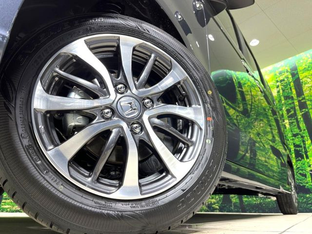 【純正14インチアルミホイール】外観にマッチした純正アルミホイールを装着しております。各種社外アルミホイールや、スタッドレスタイヤも取扱いしております。是非ご相談ください♪
