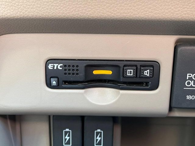 【ETC】高速道路の料金所をストレスなく通過!話題のスポットやサービスエリアに多い「スマートIC」利用時は必須のアイテムです。当店でセットアップを実施、ご納車当日からすぐにご利用いただけます!