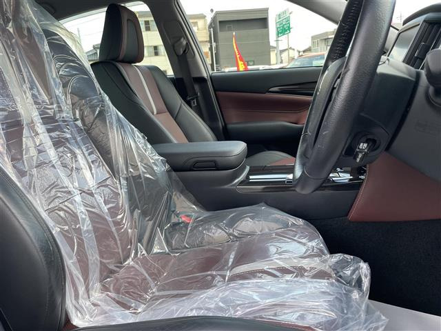 クラウンハイブリッド 2.5 S Four 4WD