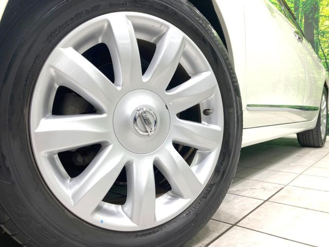 【純正17インチアルミホイール】外観にマッチした純正アルミホイールを装着しております。各種社外アルミホイールや、スタッドレスタイヤも取扱いしております。是非ご相談ください♪