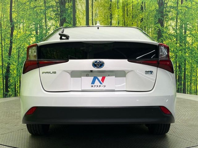 安心の最長10年・走行無制限保証(有償)をご用意。保証内容も充実はもちろん、無料点検&オイル交換や、年中無休の全国・24時間ロードサービスも付帯されておりますのでご安心下さい。