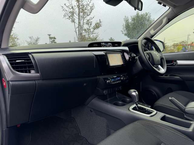 当店ではご契約頂きましたお客様にドライブレコーダーやガラスコーティング施工など、お値段を抑えてご提供させて頂いております。詳細はスタッフまでお気軽にお問い合わせくださいませ。