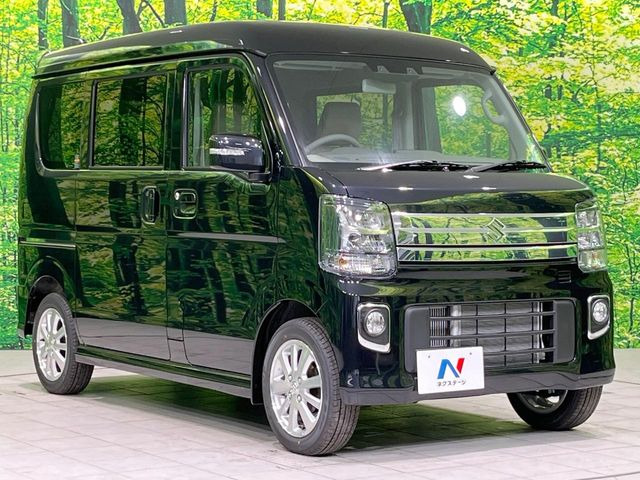 高透明度のガラス皮膜で撥水はもちろん、上質なツヤ・光沢を実現。紫外線や酸性雨から大切な愛車を保護し、色あせ・劣化を防止。「弾スプラッシュコート」、「弾プリミッサコート」からお選びいただけます。