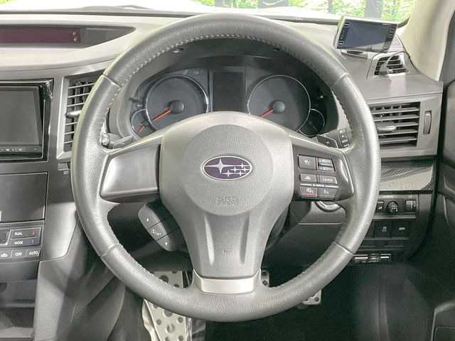 �y�����v�����X�e�A�����O�z�㎿�Ȋv���g�p���邱�ƂŁA��ɂ����������݂ƂĂ��^�]���₷���n���h���ł���