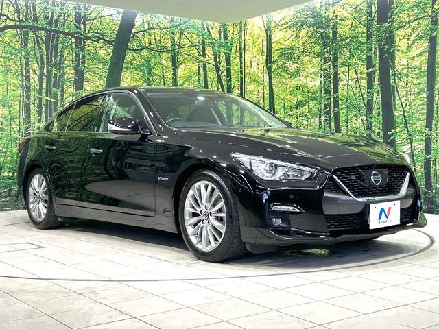 高透明度のガラス皮膜で撥水はもちろん、上質なツヤ・光沢を実現。紫外線や酸性雨から大切な愛車を保護し、色あせ・劣化を防止。「弾スプラッシュコート」、「弾プリミッサコート」からお選びいただけます。