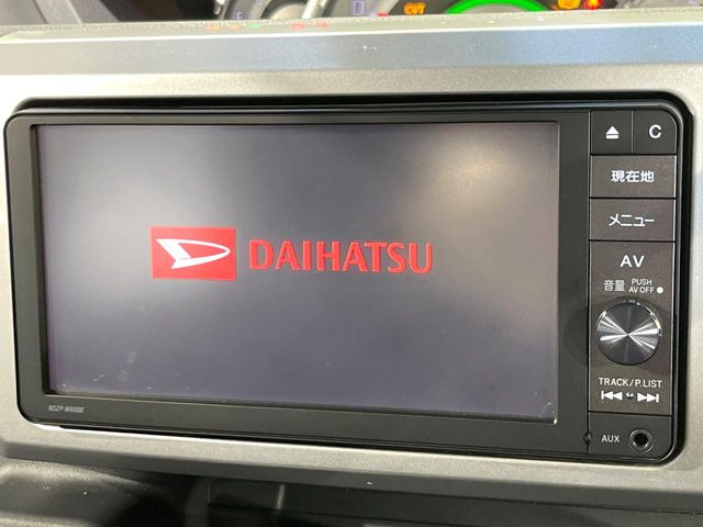 【純正ナビ】人気の純正ナビを装備。オーディオ機能も充実しており、Bluetooth接続すればお持ちのスマホやMP3プレイヤーの音楽を再生可能!毎日の運転がさらに楽しくなります!!