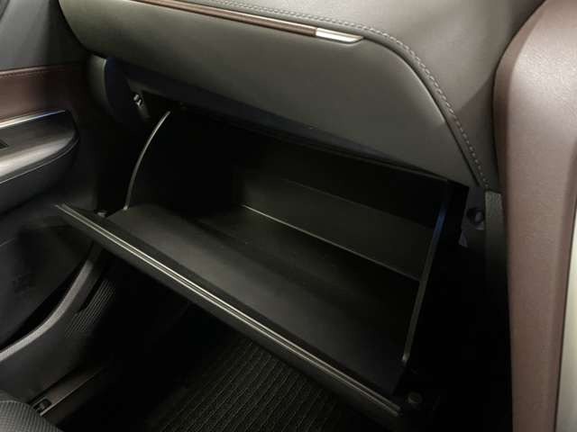 全車クリーニング済み!目立つ傷、汚れ、へたりなどなくコンディション良好です!!