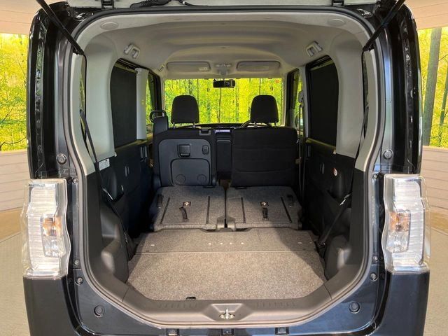 ���i�̂���������ʋ΁A���}���ɏ\���ȉ׎��X�y�[�X���m�ۂ��Ă���܂��B�Z�J���h�V�[�g��|���ƁA�傫�ȉו��̐ύڂ��\�ł���