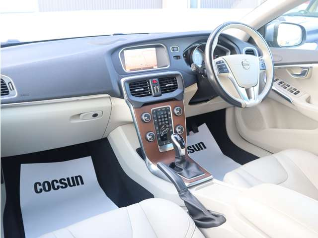 �h�C�c�̃{���{���`���[�j���O���[�J�[HEICO SPORTIV�̐��K�̔��X���t���ƈ��m���ɂ�HEICO SPORTIV�v���~�A���p�[�g�i�[KANTO / TOKAI�Ƃ��ĉ^�c�����Ă��܂��B