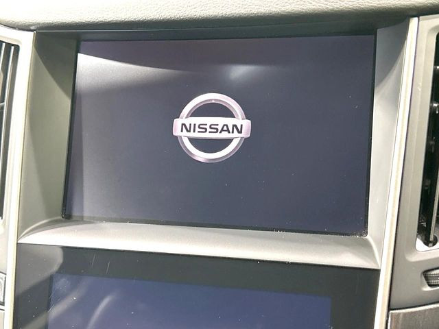 【純正8型ナビ】人気の純正ナビを装備。オーディオ機能も充実しており、Bluetooth接続すればお持ちのスマホやMP3プレイヤーの音楽を再生可能!毎日の運転がさらに楽しくなります!!