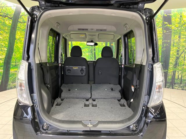 ���i�̂���������ʋ΁A���}���ɏ\���ȉ׎��X�y�[�X���m�ۂ��Ă���܂��B�Z�J���h�V�[�g��|���ƁA�傫�ȉו��̐ύڂ��\�ł���