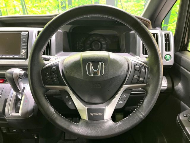 �y�����v�����X�e�A�����O�z�㎿�Ȋv���g�p���邱�ƂŁA��ɂ����������݂ƂĂ��^�]���₷���n���h���ł���