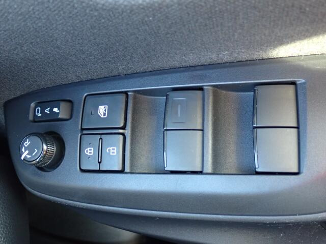 電動格納式ドアミラー・パワーウィンドウ装備しています。