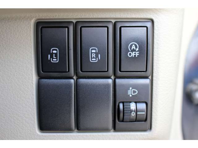 両側パワースライドドア、アイドリングストップ