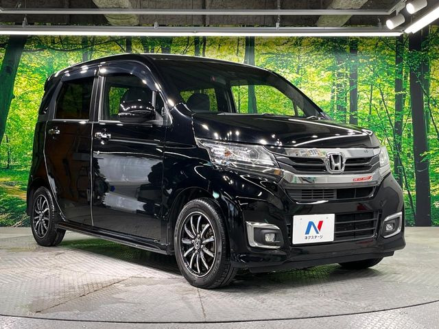 高透明度のガラス皮膜で撥水はもちろん、上質なツヤ・光沢を実現。紫外線や酸性雨から大切な愛車を保護し、色あせ・劣化を防止。「弾スプラッシュコート」、「弾プリミッサコート」からお選びいただけます。