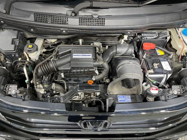 親切・丁寧な専門メカニックスタッフが応対!・車検・点検整備・事故等の修理などアフターサービスも安心。お車のカスタマイズもネクステージのサービススタッフまでご相談ください!