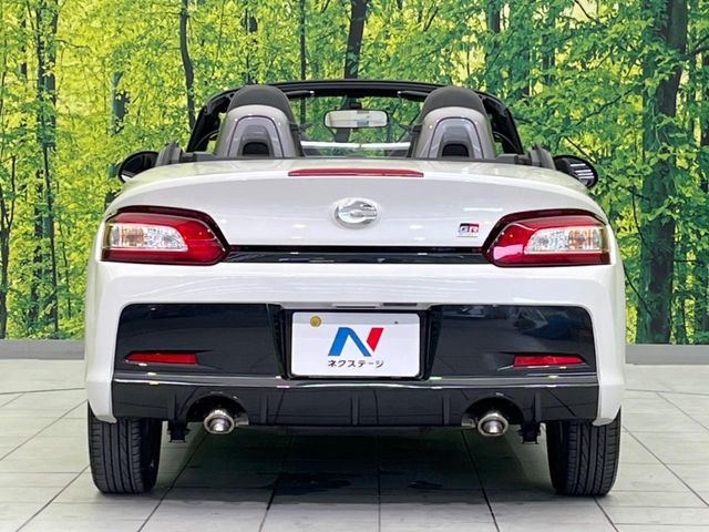 安心の最長10年・走行無制限保証(有償)をご用意。保証内容も充実はもちろん、無料点検&オイル交換や、年中無休の全国・24時間ロードサービスも付帯されておりますのでご安心下さい。