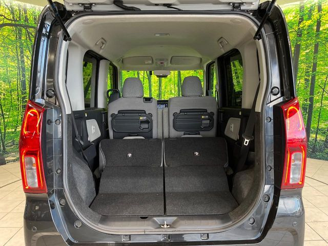 ���i�̂���������ʋ΁A���}���ɏ\���ȉ׎��X�y�[�X���m�ۂ��Ă���܂��B�Z�J���h�V�[�g��|���ƁA�傫�ȉו��̐ύڂ��\�ł���