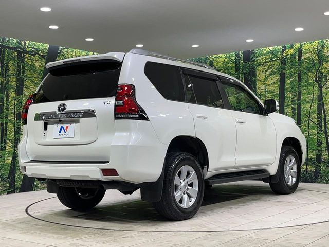 ☆全国のネクステージからお取り寄せが可能※!遠方の店舗に展示してあるクルマが気になる場合も、最寄りの店舗でご覧いただくことが可能です!是非私たちに要望をお聞かせください!※別途費用