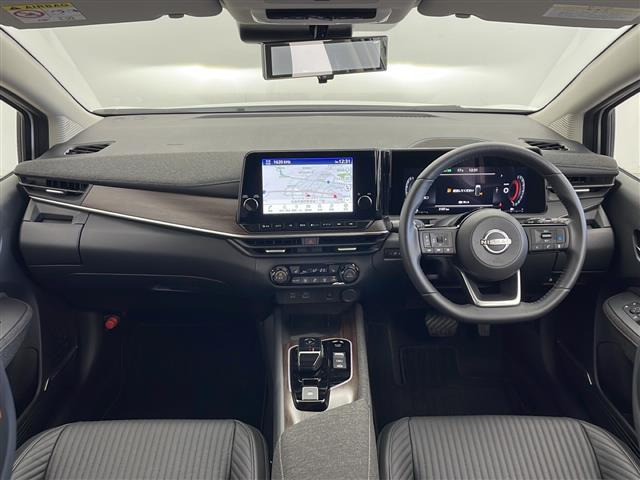 ノートオーラ1.2 G FOUR レザーエディション 4WD