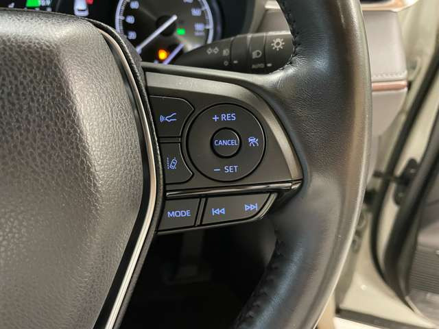 運転席周りに大きな傷、汚れ、へたりなどなく良質な状態です!