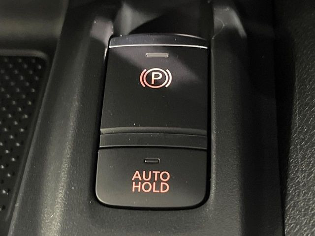 �y�I�[�g�u���[�L�z�[���h�z�M���҂���a�؂Œ�Ԏ��Ƀu���[�L���瑫�𗣂��Ă��A��~��Ԃ�ێ����Ă���܂��B�O�i����Ƃ��̓A�N�Z���𓥂߂Ύ����ŉ��������̂ň��S��X���^�]���y�ɂȂ�܂���