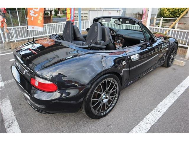 このお車は社長が25年の経験、センスの良さで愛と情熱をもって仕入れました。正規オークションで事前調べでプロ査定士さんに点検検査をしてもらい、外装内装機関系をチェックした上で競り合いに勝ち仕入れました!