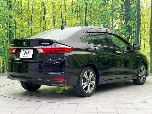 ☆全国のネクステージからお取り寄せが可能※!遠方の店舗に展示してあるクルマが気になる場合も、最寄りの店舗でご覧いただくことが可能です!是非私たちに要望をお聞かせください!※別途費用