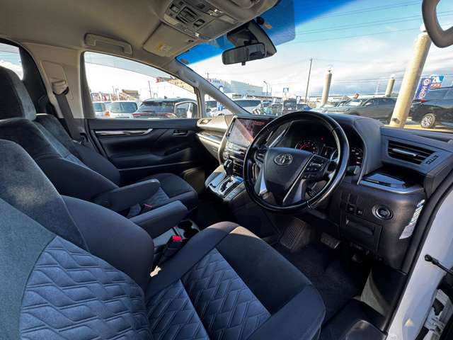 ���J�[�i�r�A�A���~�z�C�[���AHID���C�g���̃J�[�p�i��������舵���Ă��܂�������]������΂��Ђ����k����������